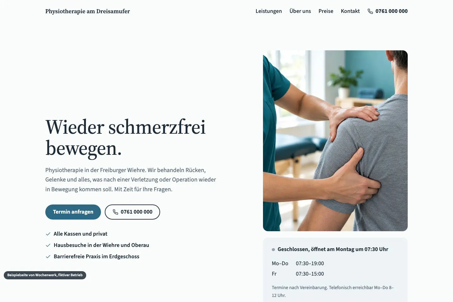 Startseite der Beispielseite einer Physiotherapie-Praxis mit Öffnungszeiten